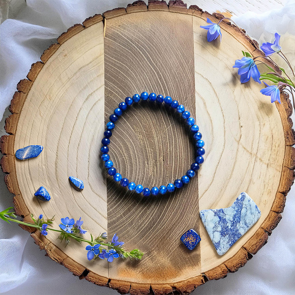 Bracelet with lapis lazuli