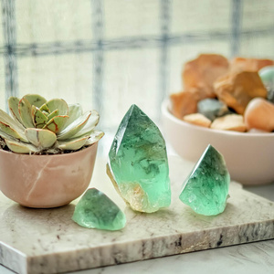 Calcite verde (pietra grezza) 1 pz.