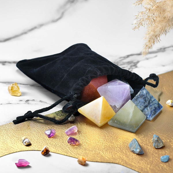 Conjunto de 7 piedras chakra – pirámides