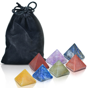 Ensemble de 7 pierres chakras - pyramides