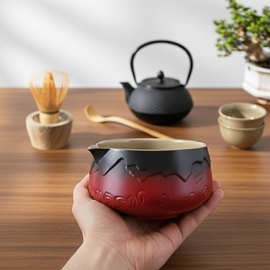 Matchawan – Ceramic Matcha Bowl with Spout – Mountain (red)